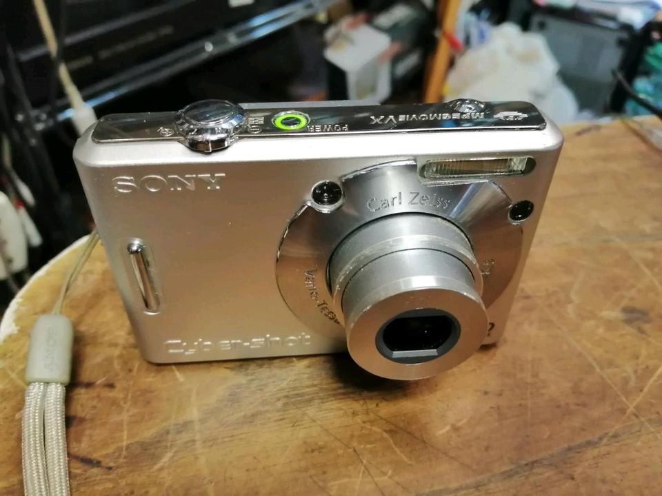 SONY DSC-W30, Digital-Kamera mit Zubehör!! guter Zustand!!