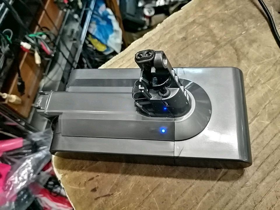 DYSON V11 SV 14, Original-Akku, guter Zustand!!
