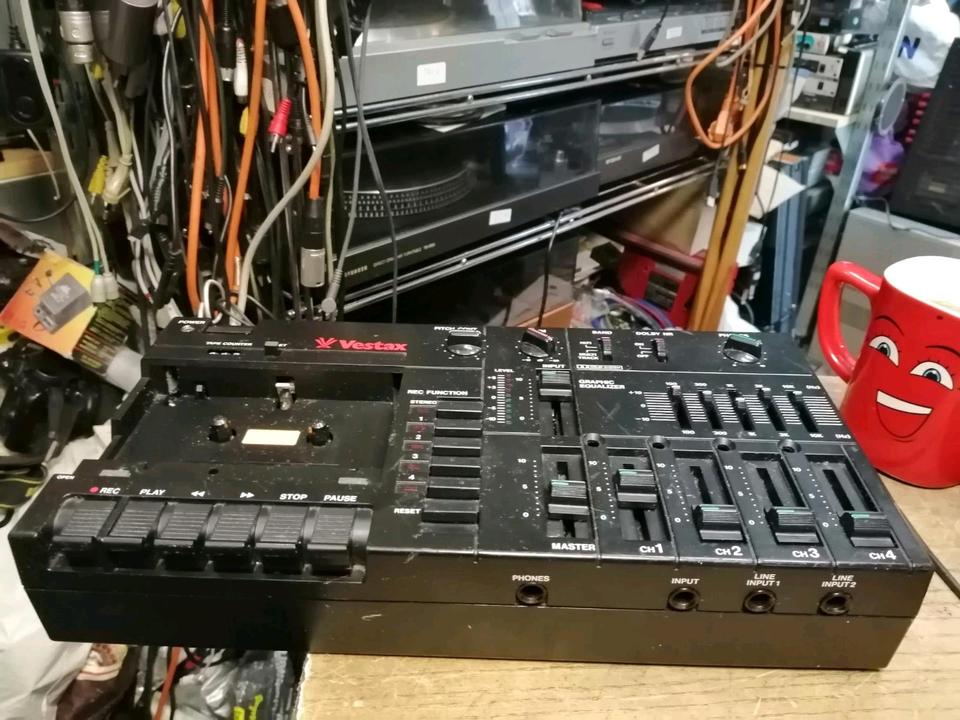 VESTAX MR-300, Mixer mit Universal-Adapter, etwas DEFEKT!!!