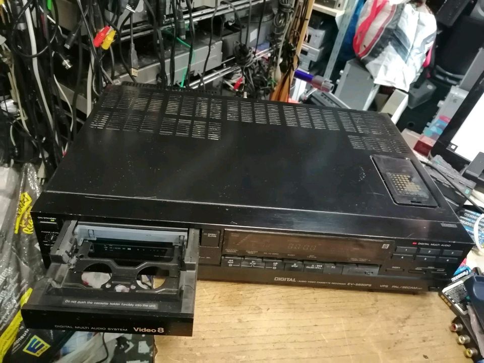 SONY EV-S650PS, Videorecorder Video 8, OHNE Fernbedienung!!