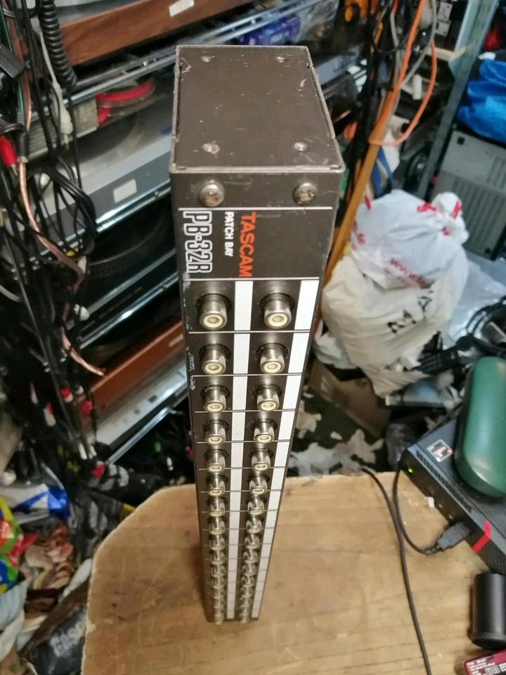 TASCAM PATCH BAY PB-32R, cinch in/out