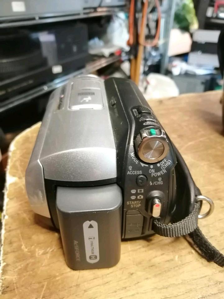 SONY HDR-SR5E, Videocamera OHNE Speicherkarte!!