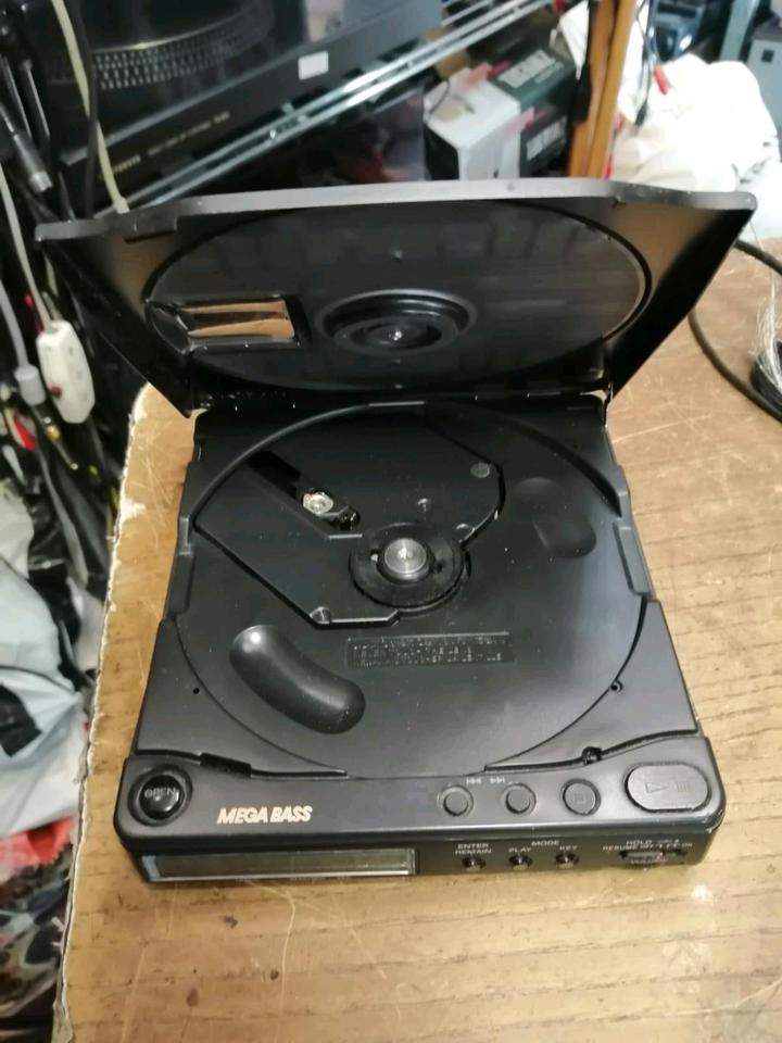 SONY D-99, Discman/CD-Player, DEFEKT!!