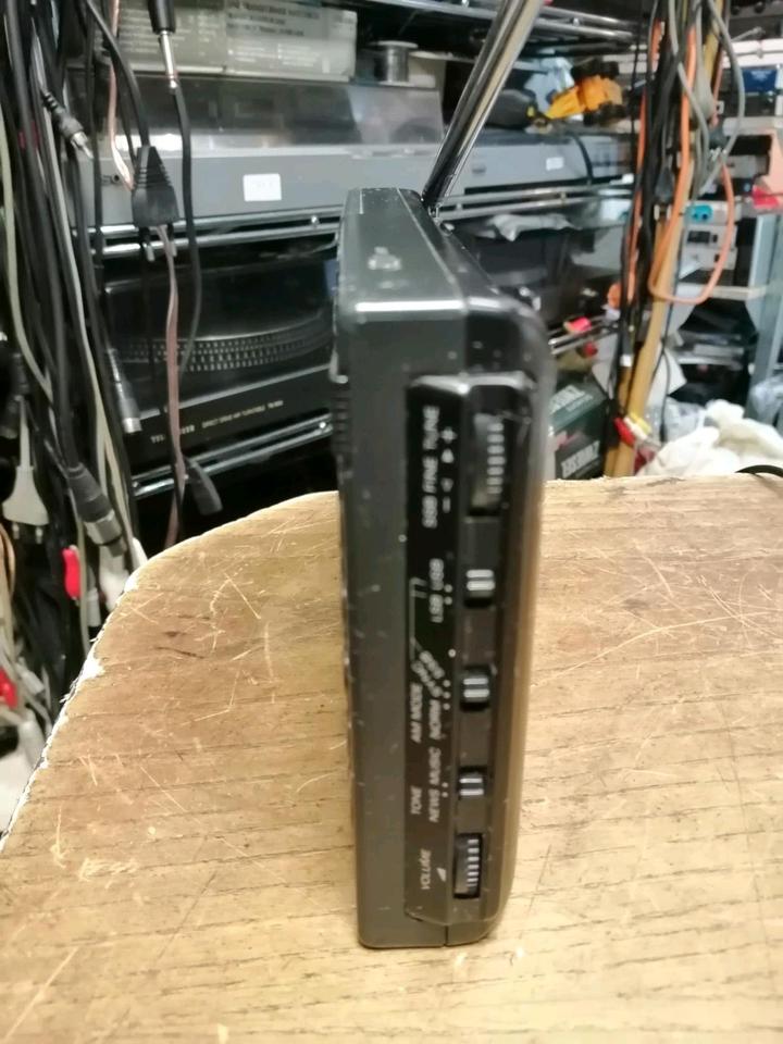 SONY ICF-SW7600G, PLL World Receiver OHNE Adapter!