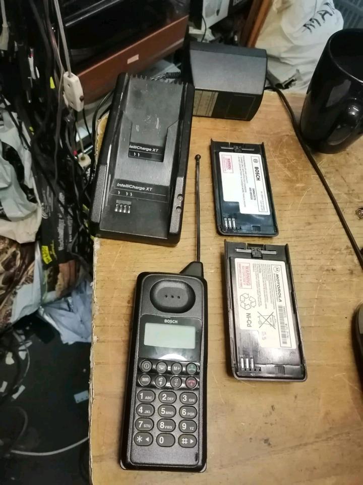 BOSCH CARTEL SL 2G1.0, altes Handy-Modell mit Zubehör!!!