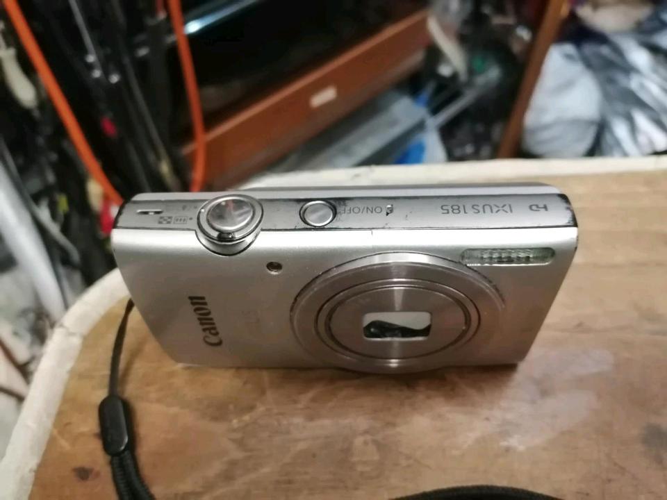 CANON IXUS 185, Digital-Kamera mit Zubehör!!