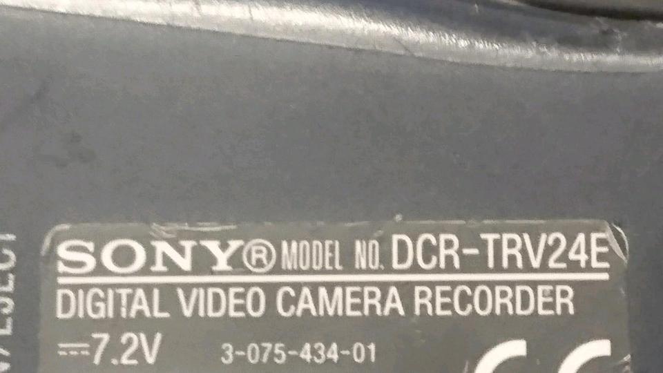 SONY DCR-TRV24E, MiniDV-Videocamera mit Zubehör!!