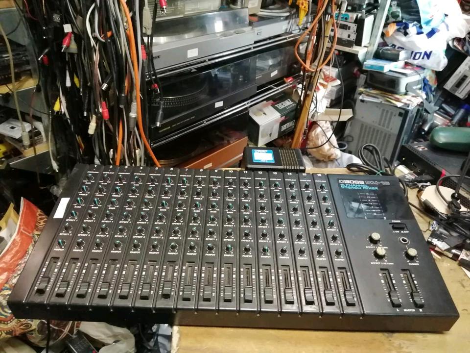 BOSS BX-16, 16 Channel Stereo Mixer mit Original-Adapter!!