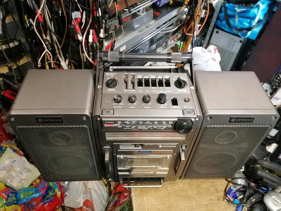 HITACHI TRK-914OE, Radio-Cassetten-Recorder, etwas DEFEKT!!!