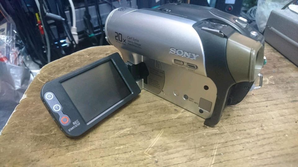 SONY DCR-DVD92E, Videocamera mit Zubehör!!