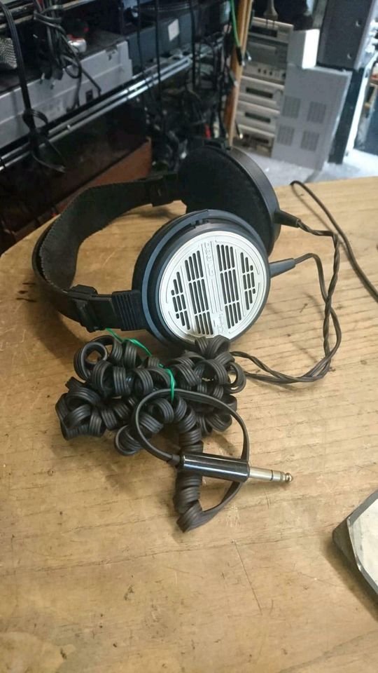 Beyerdynamic DT 880, Kopfhörer mit Spiralkabel 6,3 mm Klinkestecke