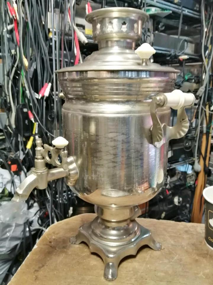 Russischer Samowar, elektrisch, 3 Liter Fassungsvermögen!!