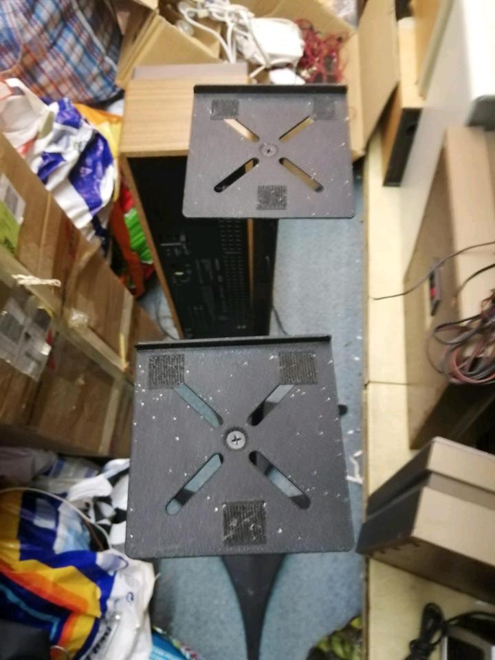 2 Boxen-Ständer (no name), guter Zustand!!