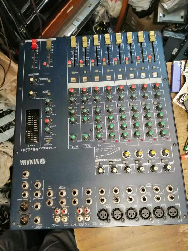 YAMAHA MG-124c, Mixer mit Original-Adapter!!!