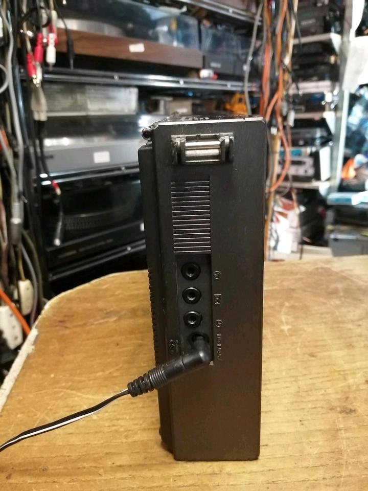 SONY ICF-2001, FM/AM PLL Synthesized Receiver, Universal-Adapter!