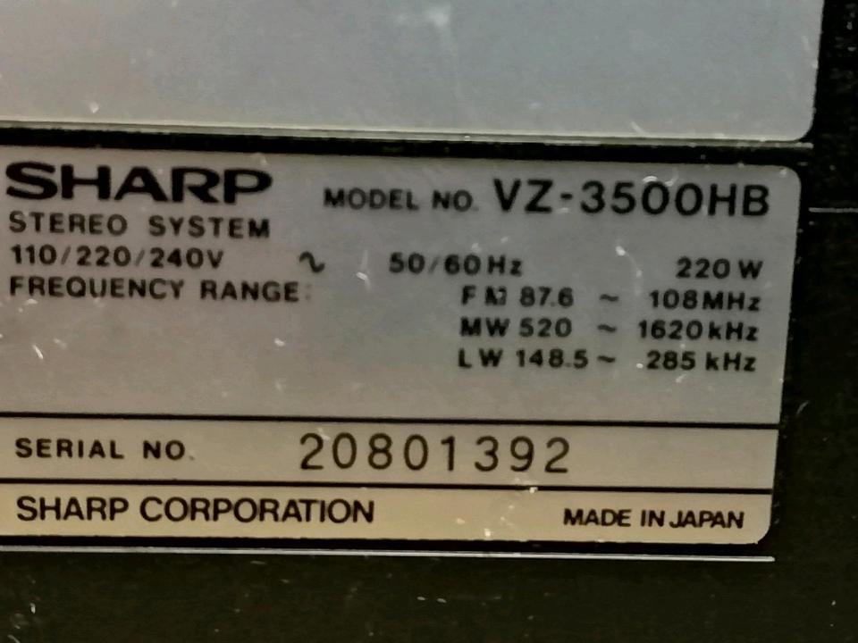 SHARP VZ-3500, Plattenspieler/Radio/Cassette/Verstärker!!!