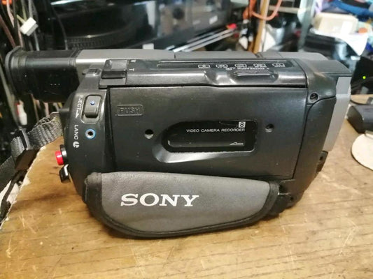 SONY CCD-TRV48E, Handycam Hi8 und Video 8 geeignet, mit Zubehör!!