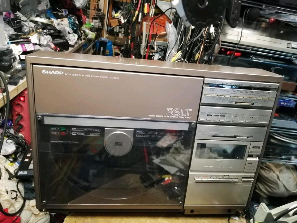 SHARP VZ-3500, Plattenspieler/Radio/Cassette/Verstärker!!!