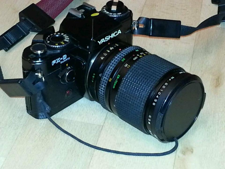 YASHICA FX-D QUARTZ; tolle Camera und 2 Objektive