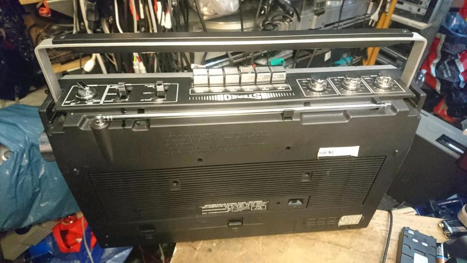 PLANET SSR-4083, 4-Band Stereo Radio, guter Zustand!!