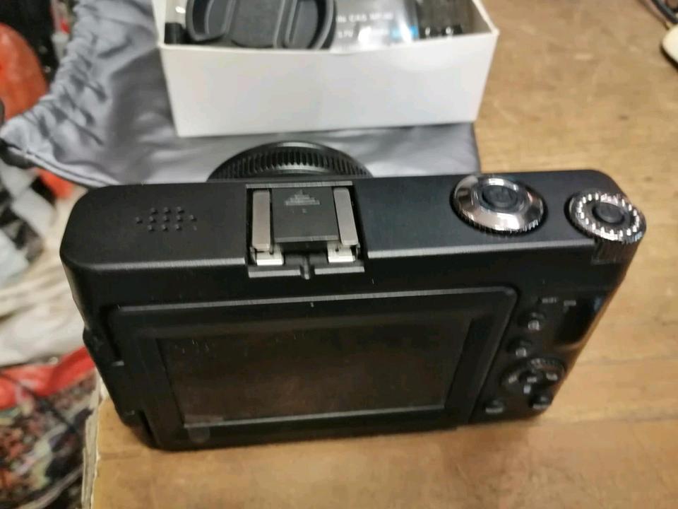 4K DC101, Digital-Kamera, NEU mit Zubehör!!!