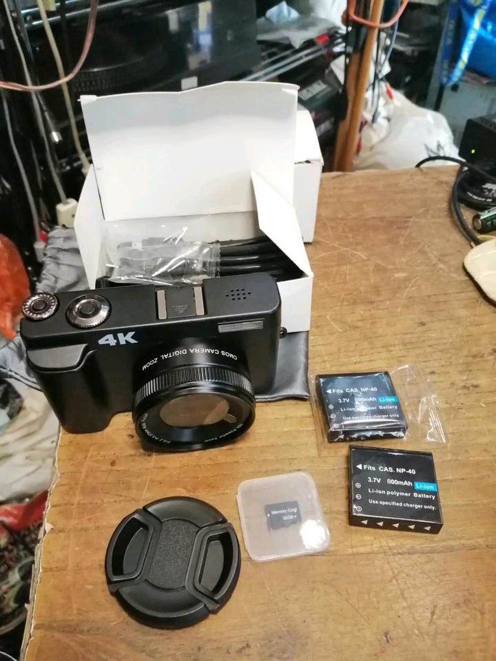 4K DC101, Digital-Kamera, NEU mit Zubehör!!!