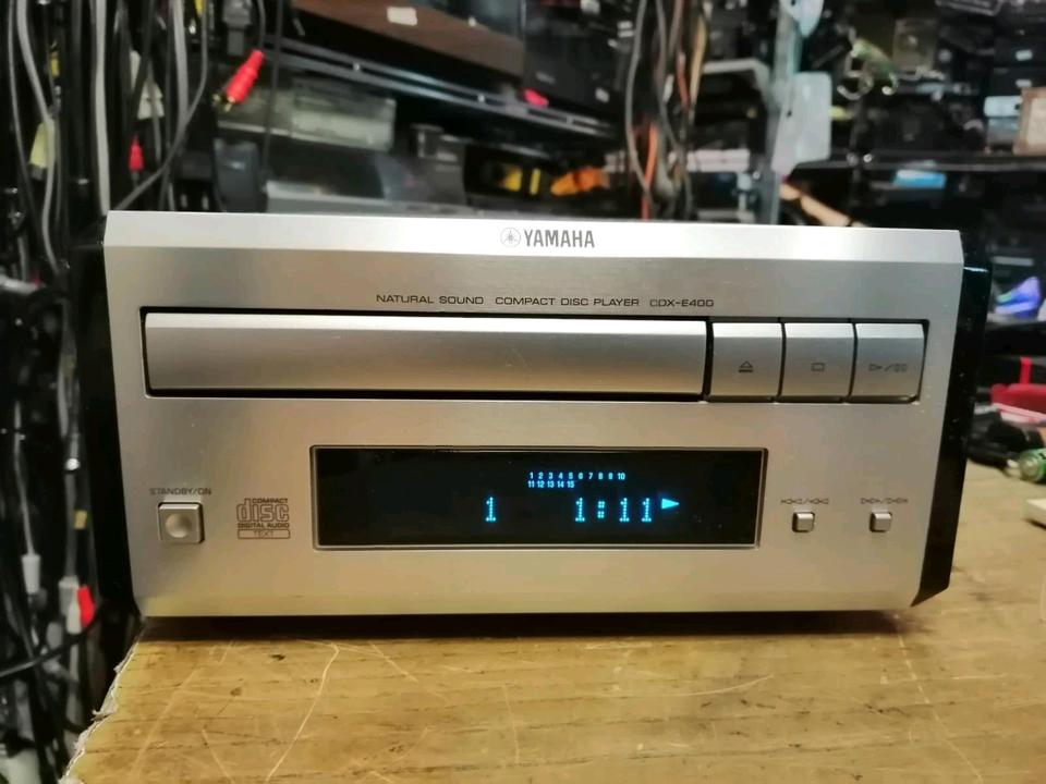 YAMAHA CDX-E400, CD-Player, OHNE Fernbedienung, guter Zustand!!