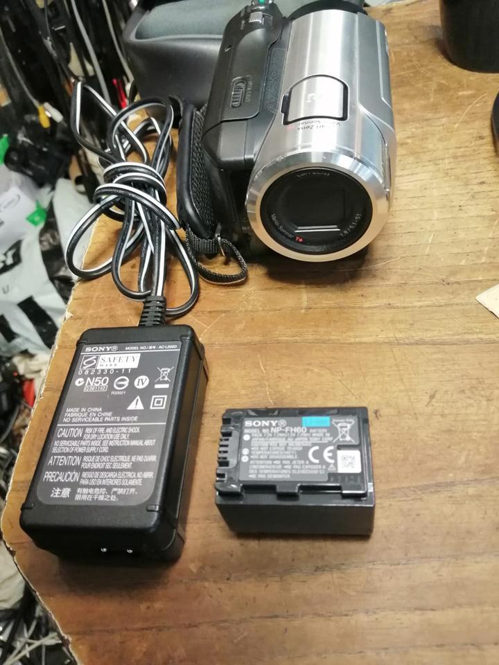 SONY HDR-HC5E, MiniDV-Videocamera + Zubehör, OHNE Speicherkarte!!