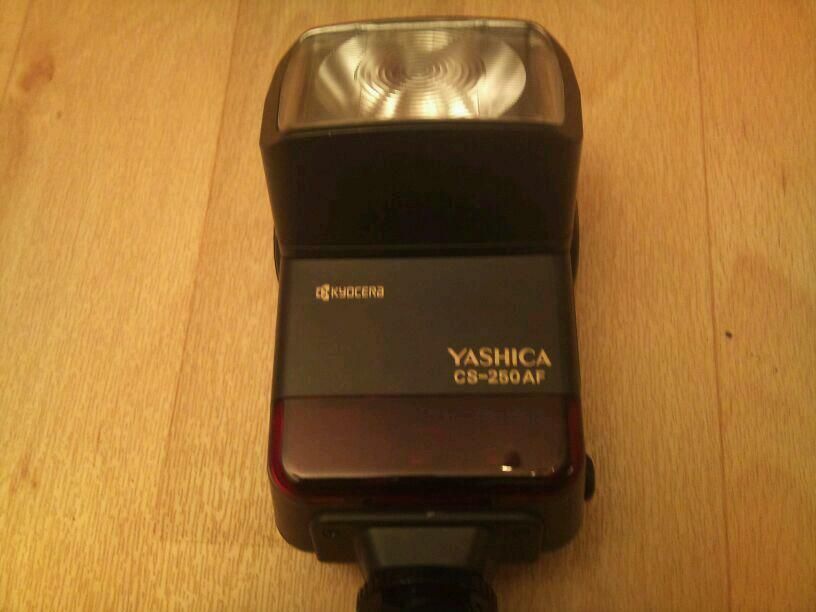 YASHICA CS-250 AF; Blitzgerät; sehr guter Zustand!!