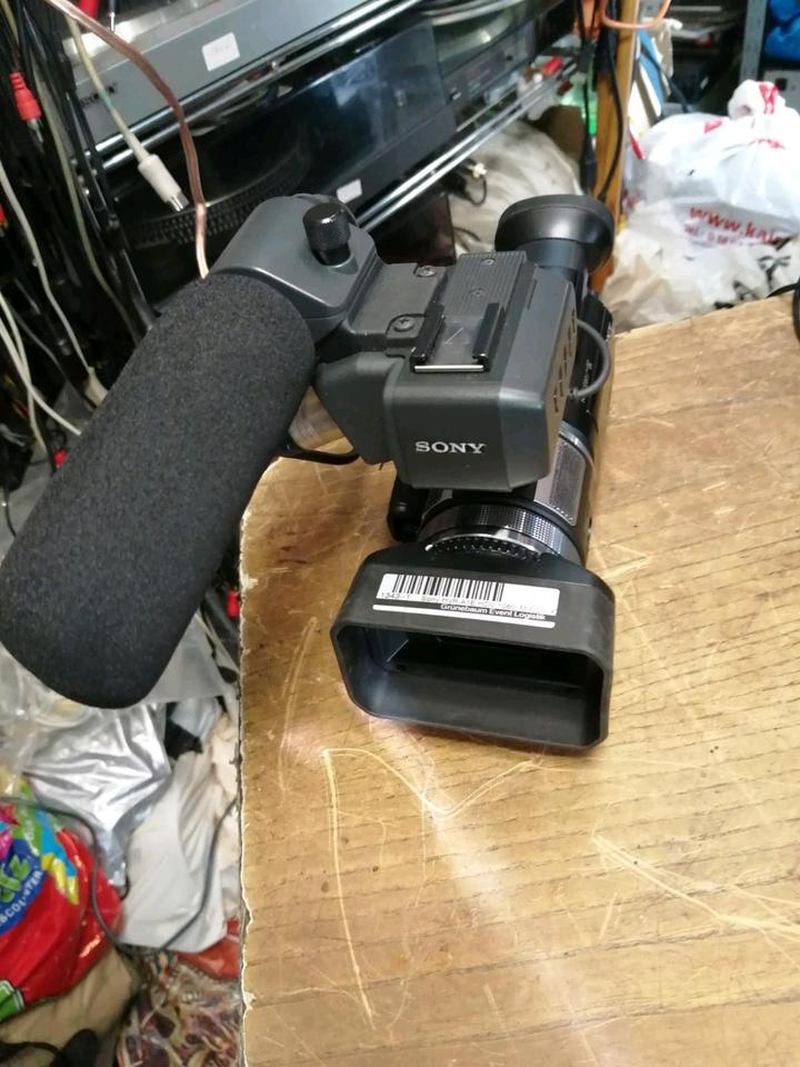 SONY HVR-A1E MiniDV-Videocamera +SONY ECM-NV1 Mikrofon!!