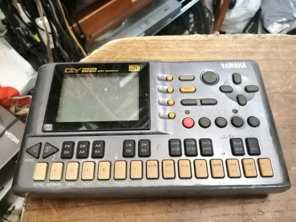 YAMAHA QY22, Music Sequencer, wurde NICHT GETESTET!!