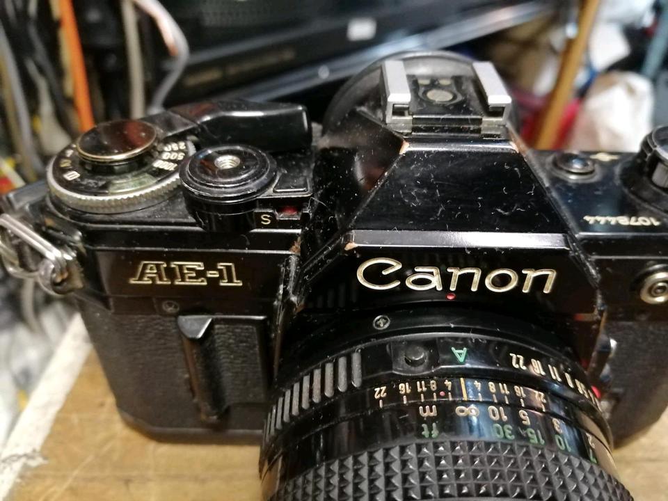 • CANON AE-1, Analog-Kamera + CANON Lens FD Objektiv!!