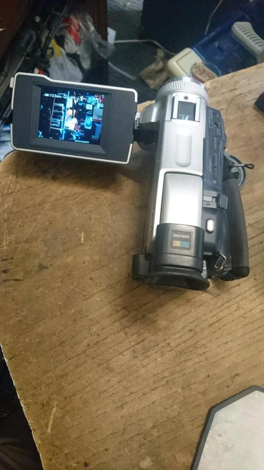 SONY DCR-TRV24E, MiniDV-Videocamera mit Zubehör!!