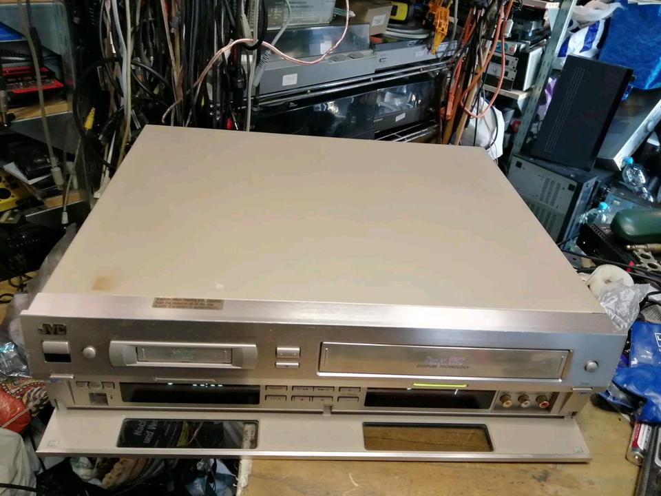 JVC HR-DVS1EU, -VHS-Recorder + Mini-DV-Recorder, etwas DEFEKT!