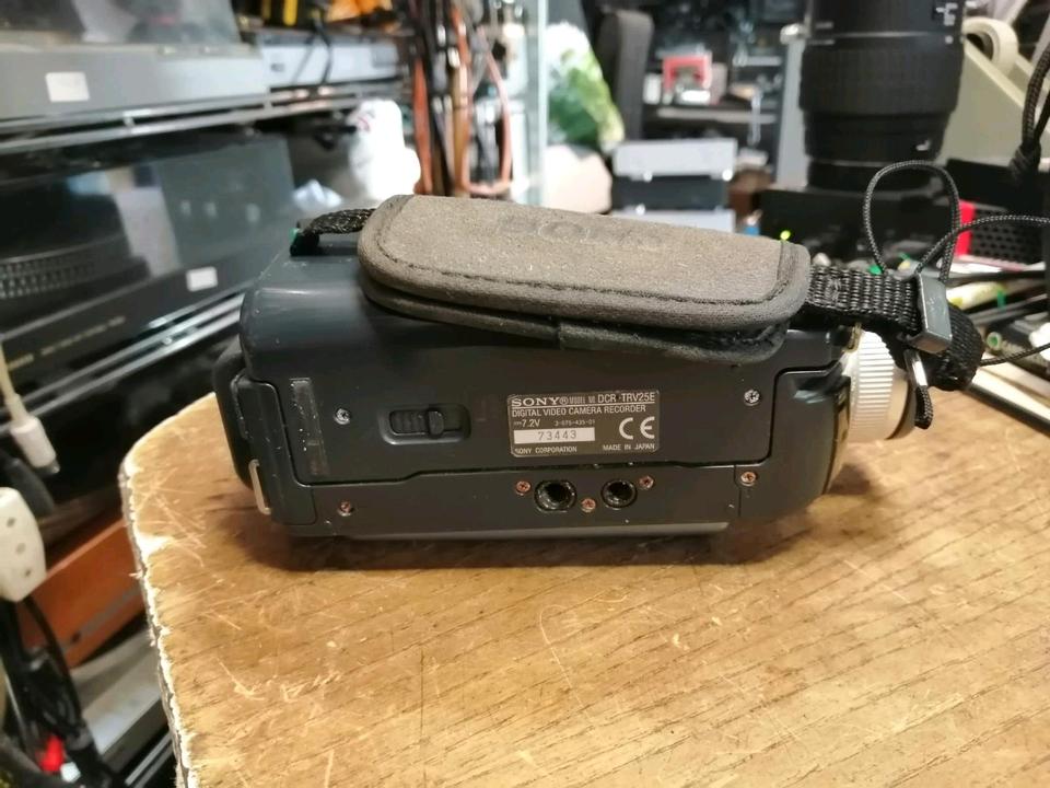 SONY DCR-TRV25E, MiniDV-Videocamera, OHNE Speicherkarte!