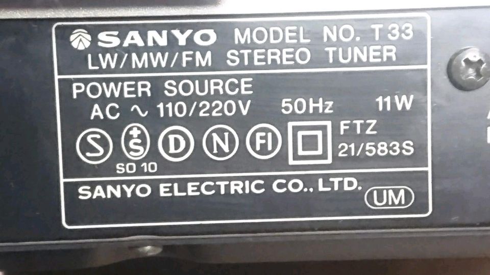 SANYO A33 Stereo Amplifier + SANYO T33 Stereo Tuner