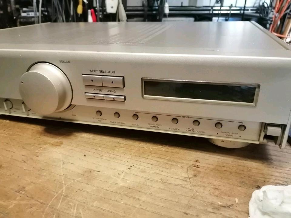 TECHNICS SA-E10, Stereo Integrated Tuner Amplifier, etwas DEFEKT!