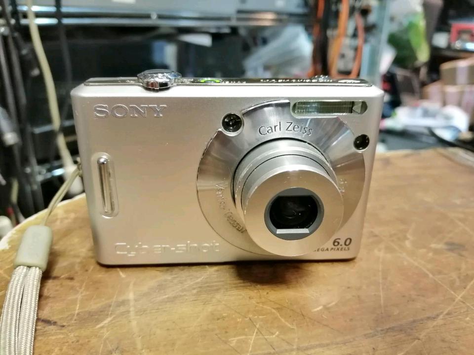 SONY DSC-W30, Digital-Kamera mit Zubehör!! guter Zustand!!