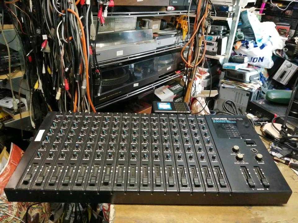 BOSS BX-16, 16 Channel Stereo Mixer mit Original-Adapter!!