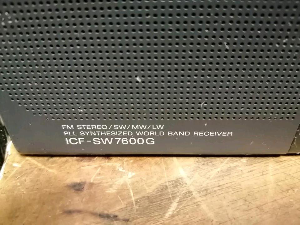 SONY ICF-SW7600G, PLL World Receiver OHNE Adapter!