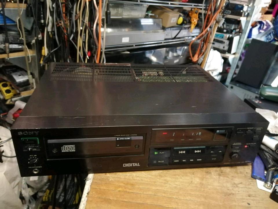 SONY CDP-501ES, CD-Player OHNE Fernbedienung, guter Zustand!!