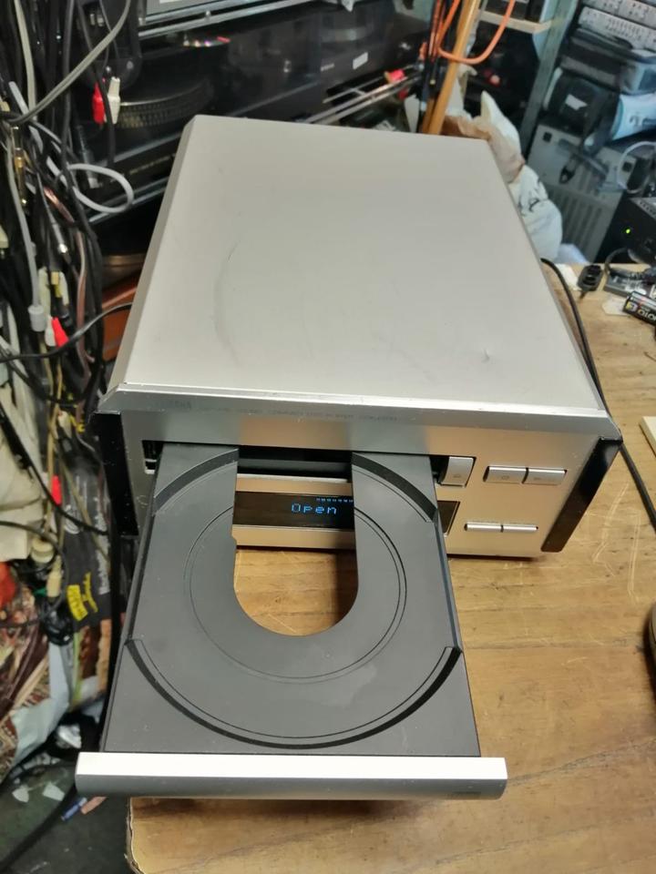 YAMAHA CDX-E200, CD-Player, guter Zustand!!