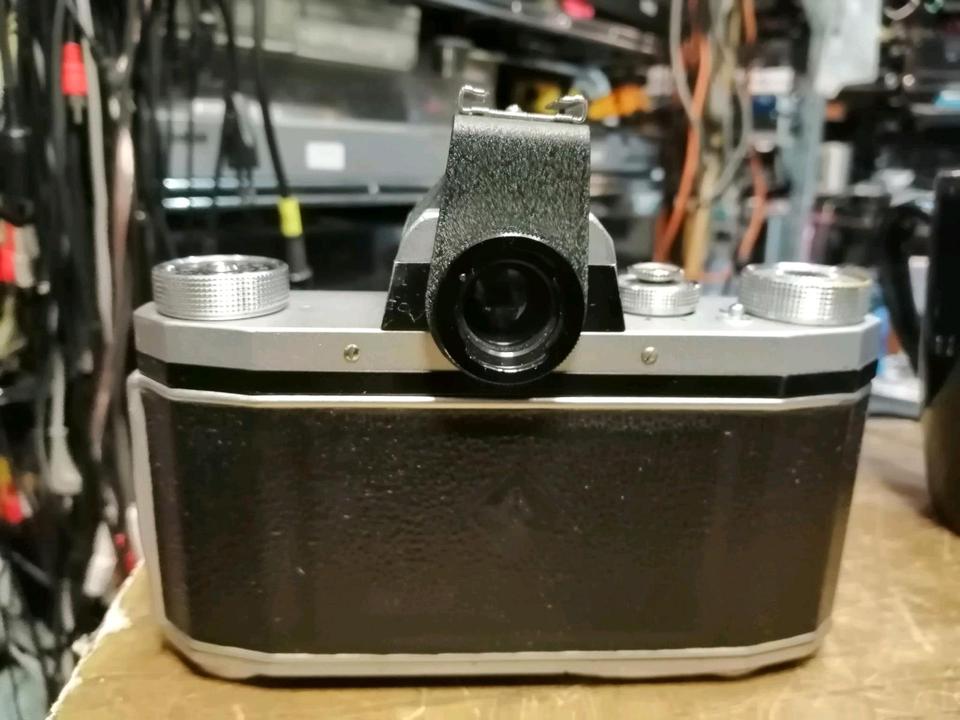 PRAKTICA IVKV, Analog-Kamera he TESSAR Objektiv, guter Zustand!!