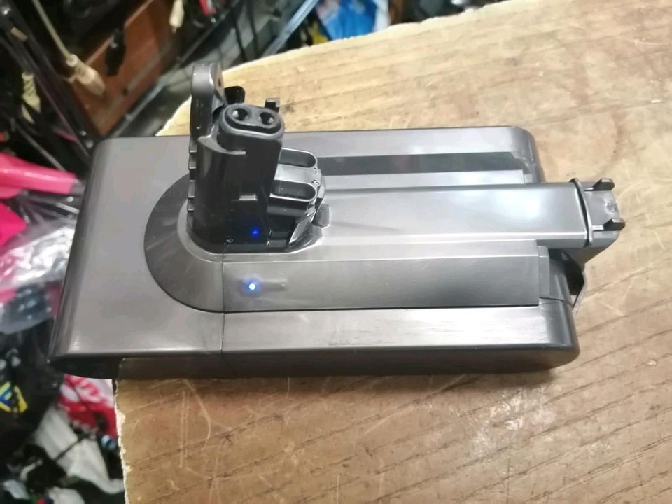 DYSON V11 SV 14, Original-Akku, guter Zustand!!