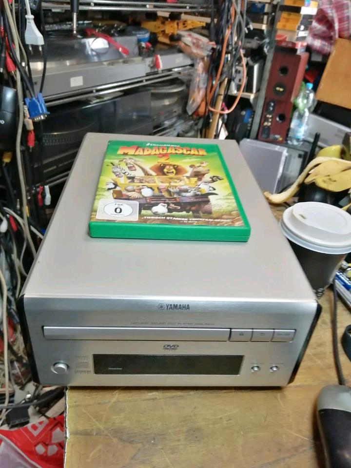 YAMAHA DVD-E180, DVD-Player ohne Fernbedienung!!