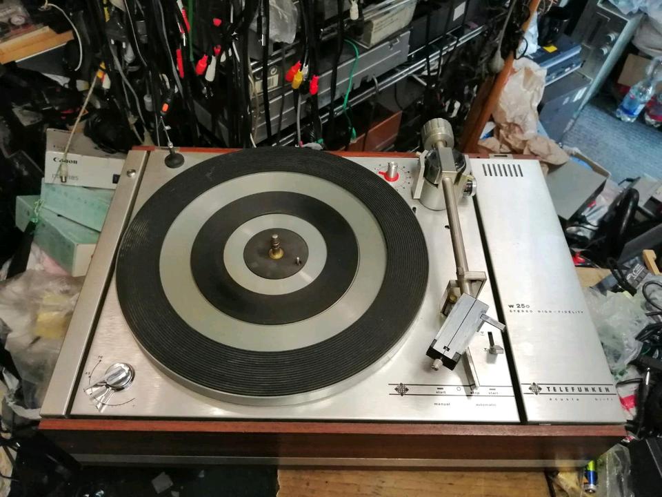 TELEFUNKEN W250 Stereo HiFi Plattenspieler mit Zubehör!!