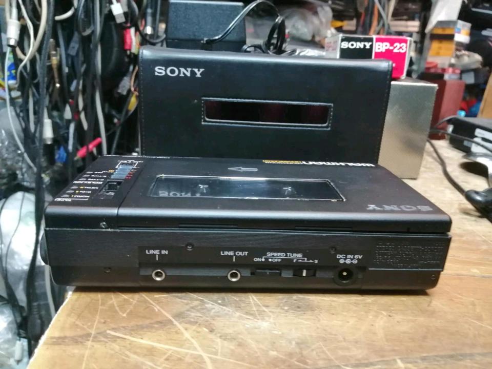 SONY WM-D6C, Walkman + SONY BP-23 Batteriefach!!