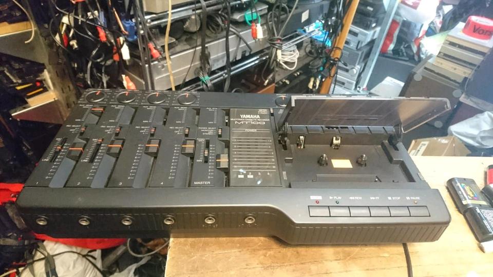 YAMAHA MT100 Multi 4-Track Mixer, mit Universal-Adapter!