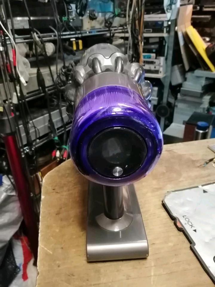 DYSON V11, Akku-Staubsauger mit Zubehör!!!