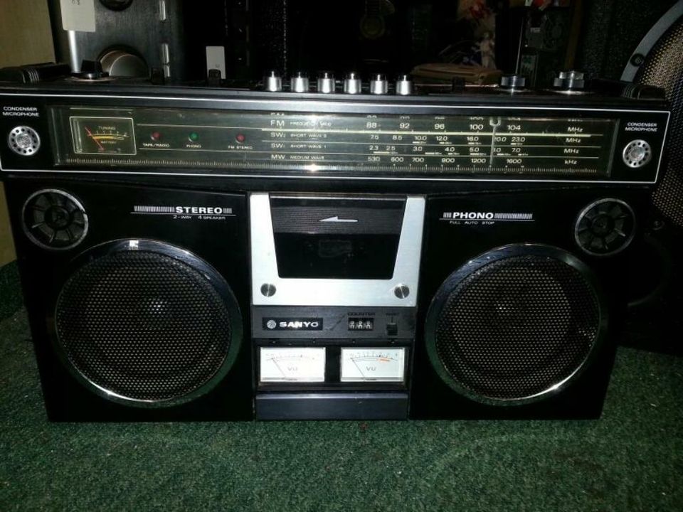 SANYO Modell: M4500 KE, Radio-Cassettenrecorder, etwas DEFEKT!!